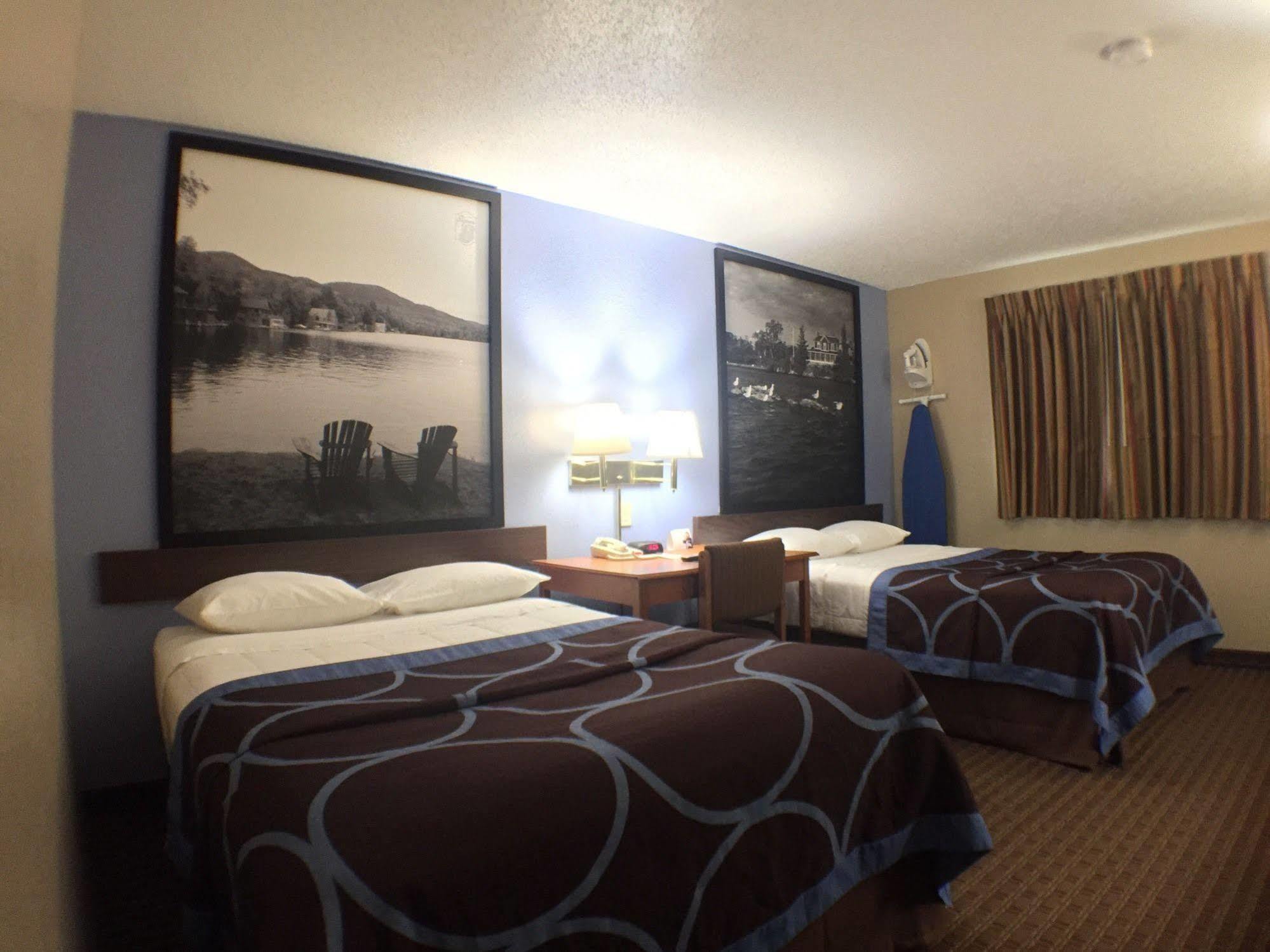 Super 8 By Wyndham Johnstown/Gloversville Exterior foto